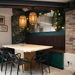 Penthouse Apt In Central Lvpl-Sleeps 6